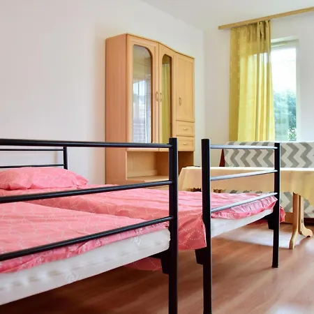 1 Bedroom Cozy In
